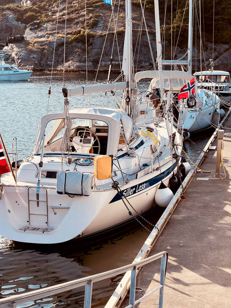 Hallberg-Rassy 37