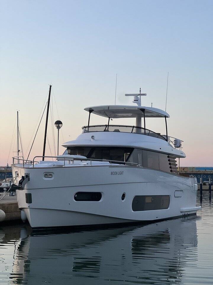 Azimut Magellano 66 Moon light