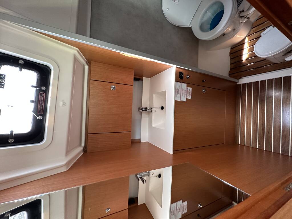 Bavaria C42 Leopard