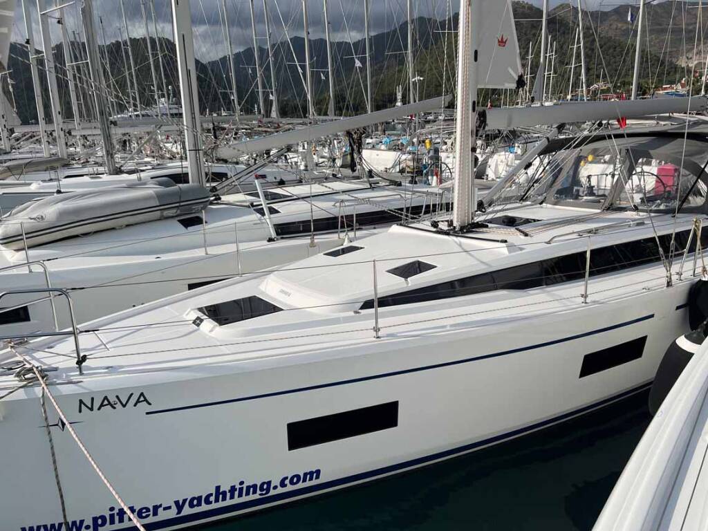 Bavaria C42 Nava