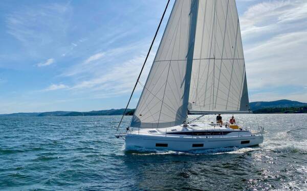 Bavaria C42 Olivia