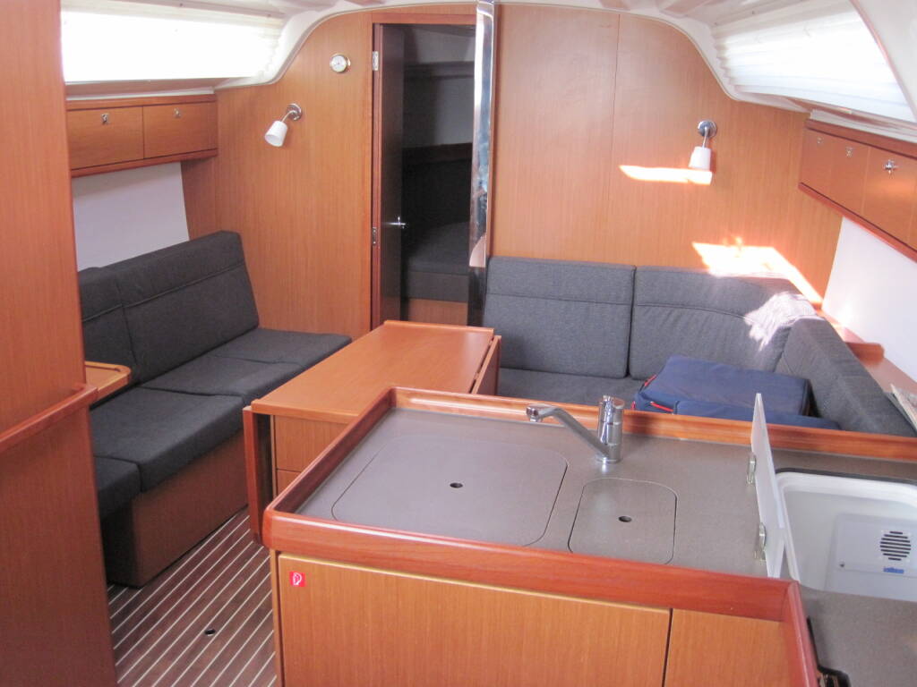 Bavaria Cruiser 37 ECONOMY