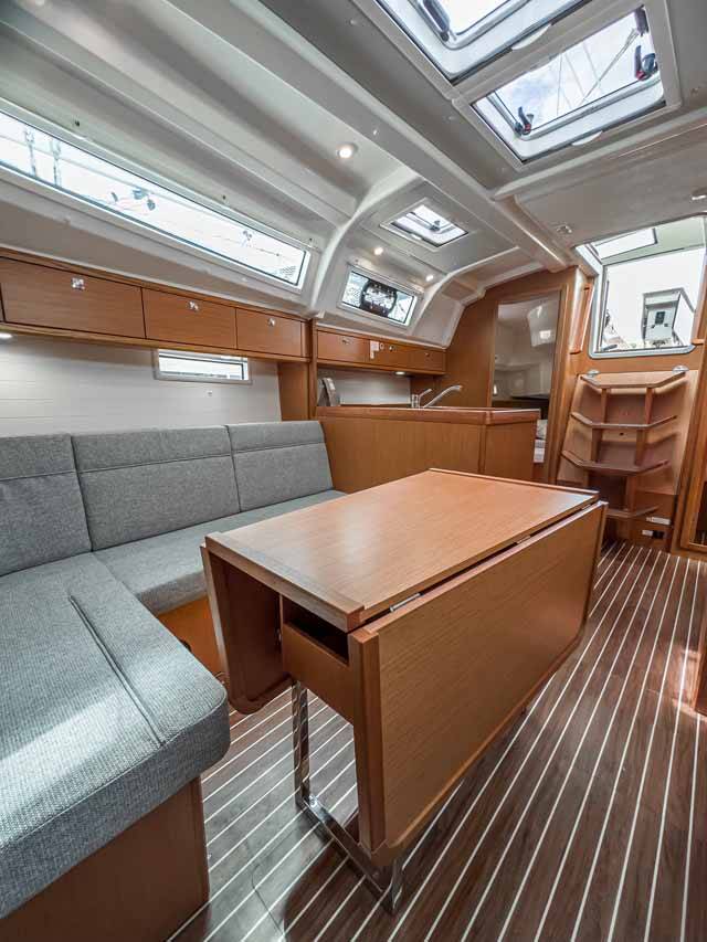 Bavaria Cruiser 37 Scala