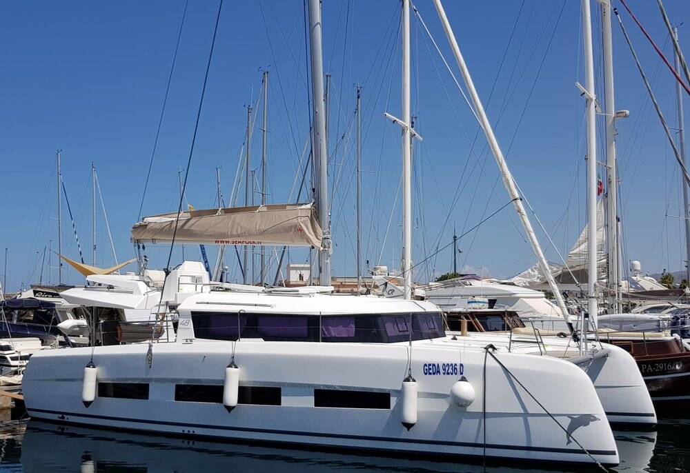 Dufour 48 Catamaran Paradise Planet