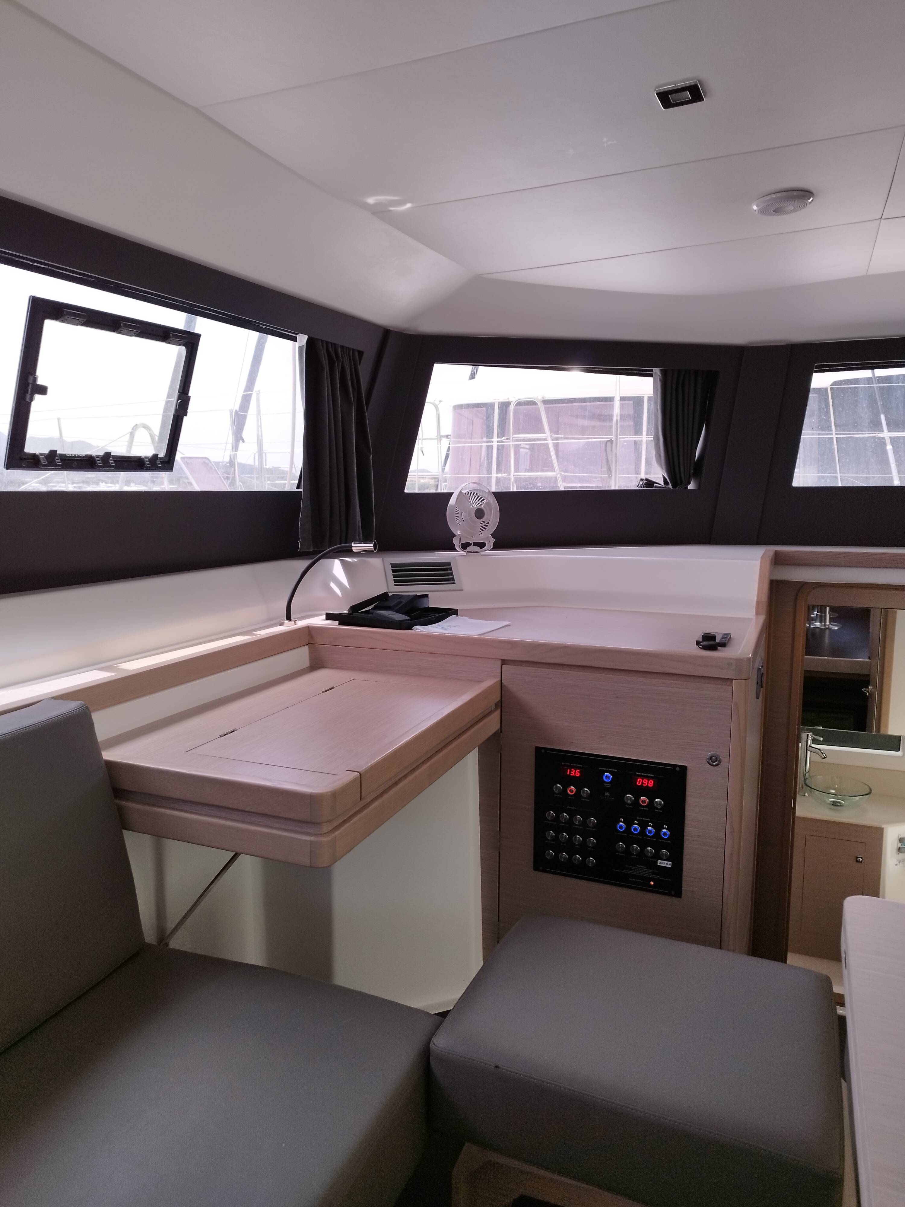 Dufour 48 Catamaran Delphinus