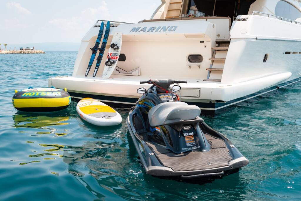 Ferretti Yachts 730 Marino