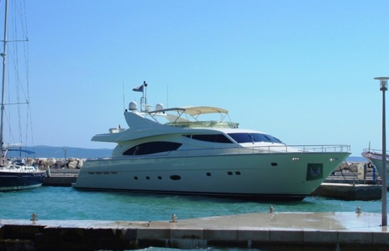 Ferretti Yachts 880 Estia YI