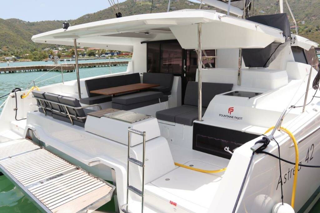 Catamaran Fountaine Pajot Astrea 42 Time Thief