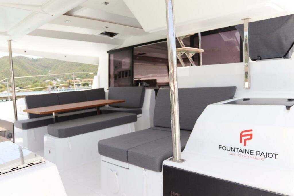 Catamaran Fountaine Pajot Astrea 42 Time Thief