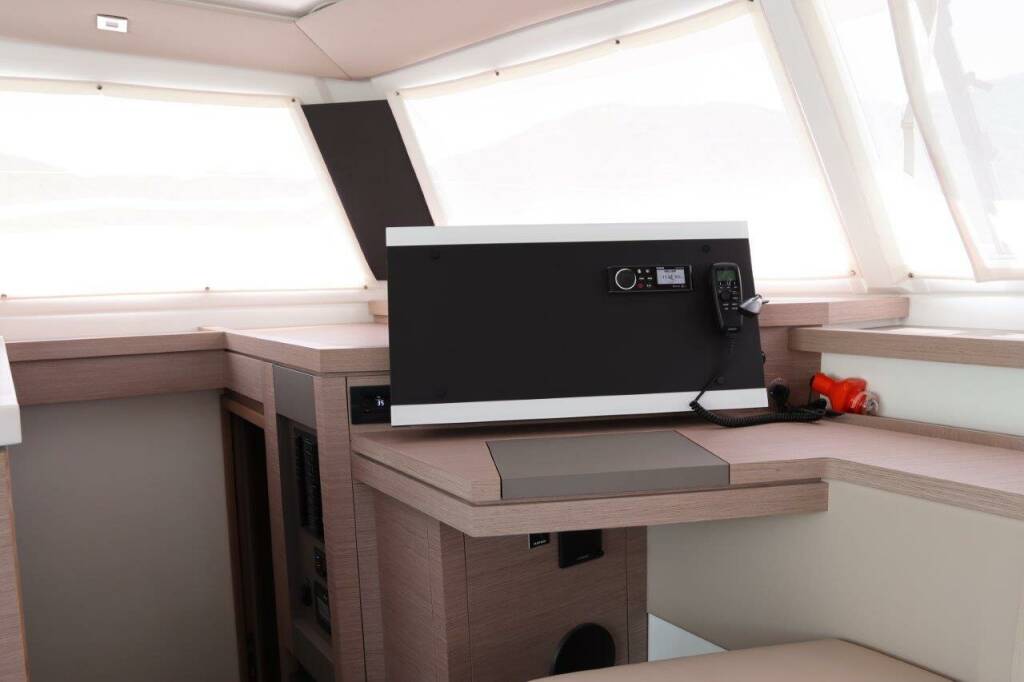 Catamaran Fountaine Pajot Astrea 42 Time Thief