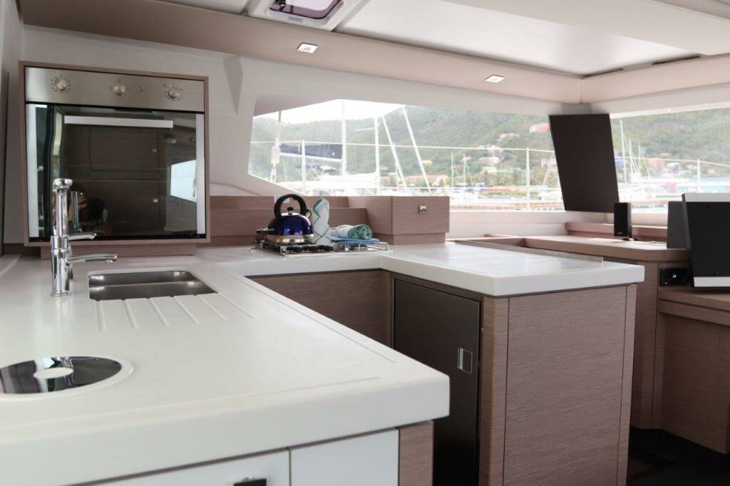 Fountaine Pajot Astrea 42 