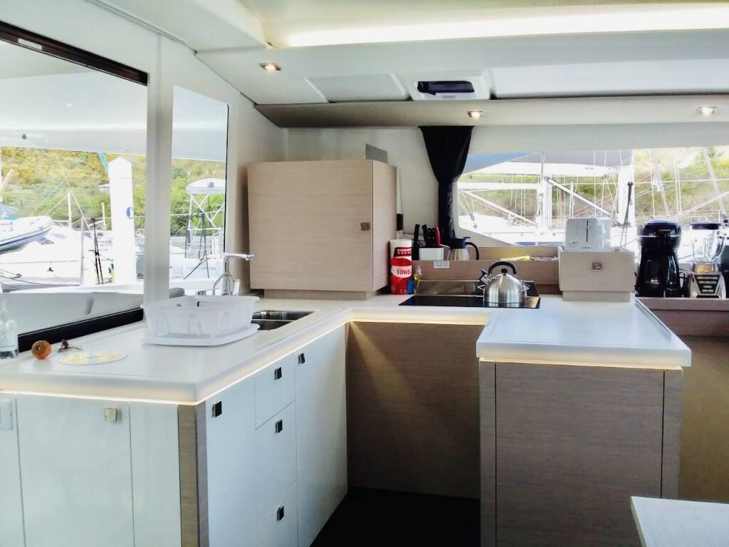 Fountaine Pajot Astrea 42 Serene Blue