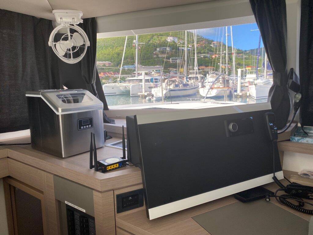 Fountaine Pajot Astrea 42 Serene Blue