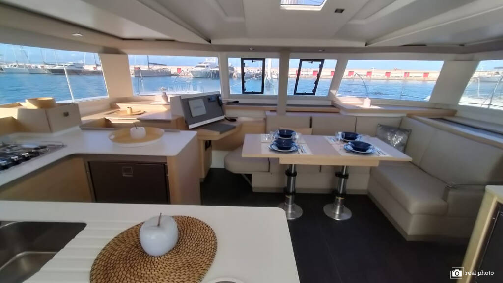 Fountaine Pajot Astrea 42 Amapola