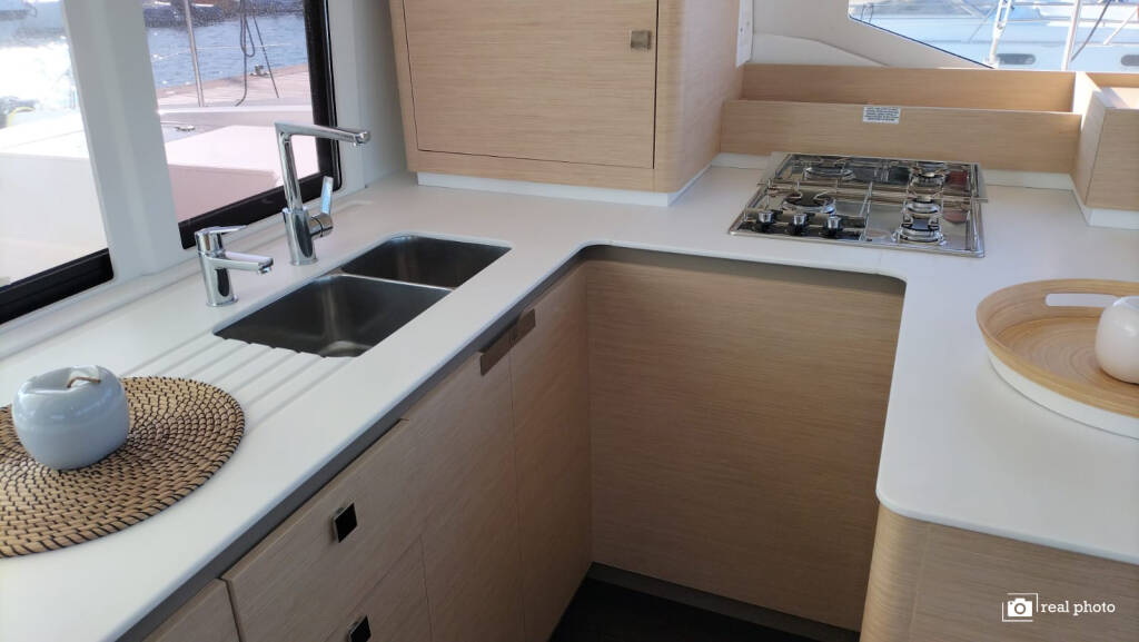 Fountaine Pajot Astrea 42 Agitation