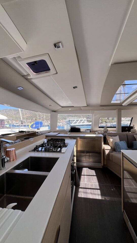 Fountaine Pajot Aura 51 Three Dee