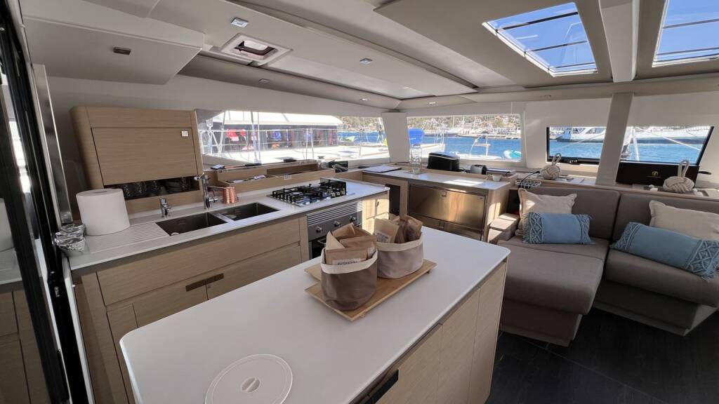 Fountaine Pajot Aura 51 My Precious "E"