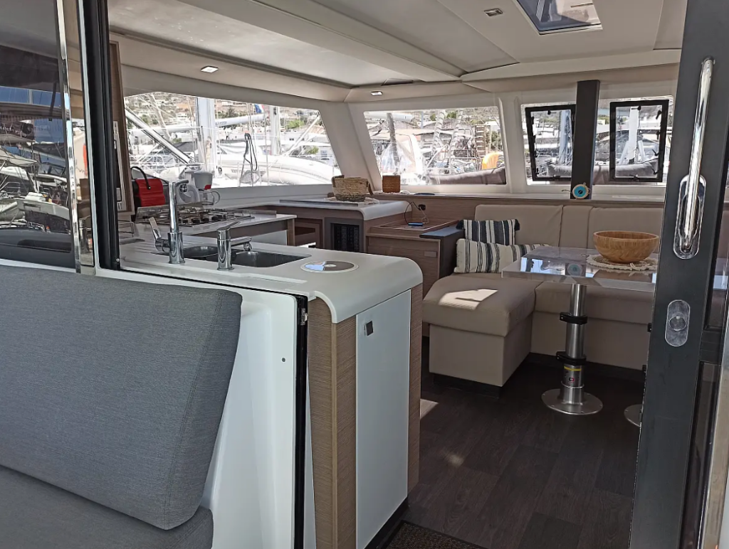 Fountaine Pajot Isla 40 Almiriki