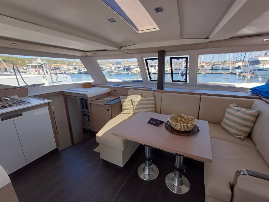 Catamaran Fountaine Pajot Isla 40 Emirel