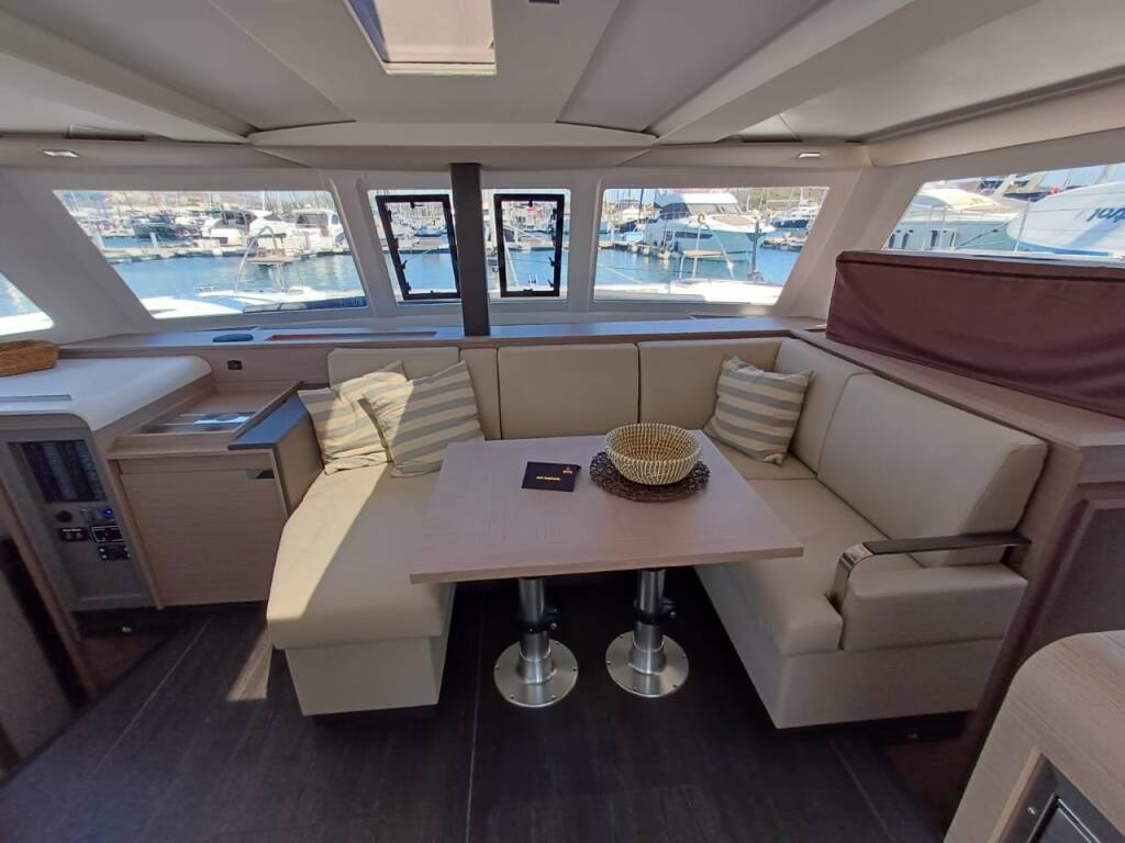 Catamaran Fountaine Pajot Isla 40 Emirel