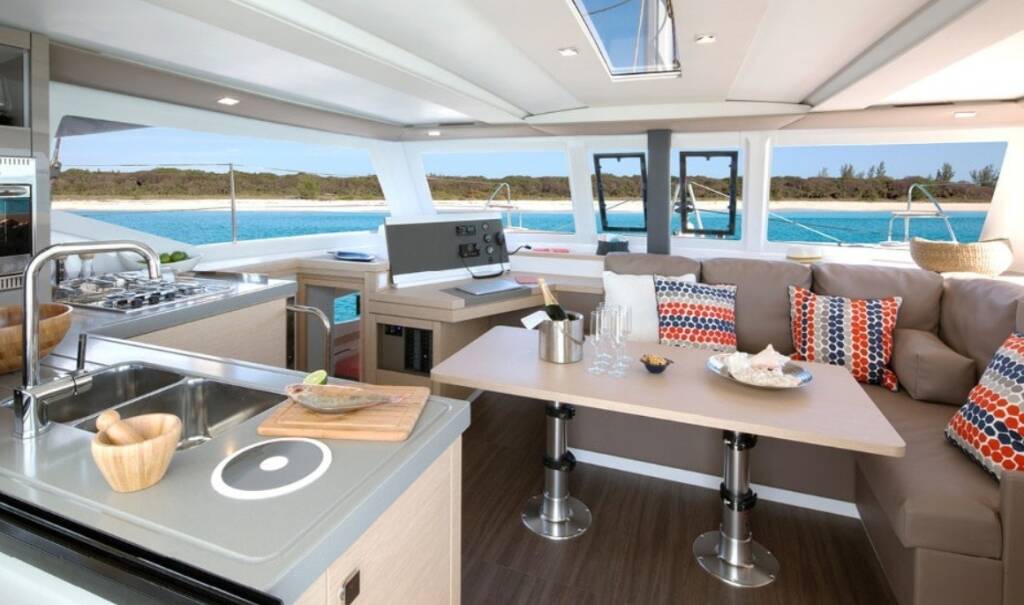 Fountaine Pajot Lucia 40 HYLIA 