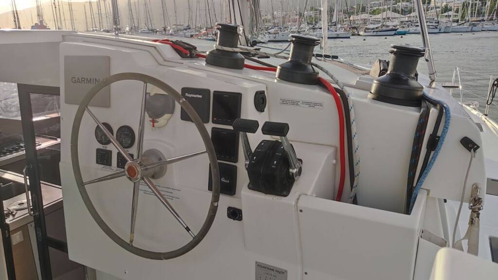 Fountaine Pajot Lucia 40 HARFANG 