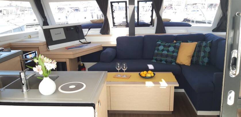 Fountaine Pajot Lucia 40 Nala