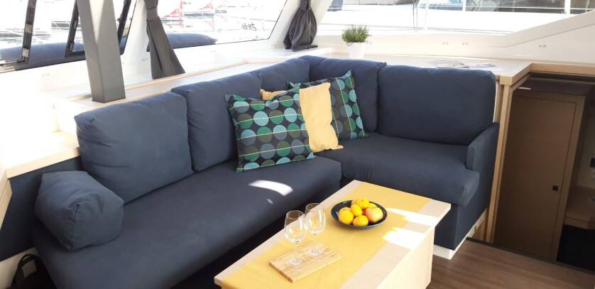 Fountaine Pajot Lucia 40 Nala