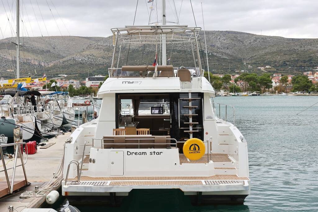 Fountaine Pajot MY 37 Dream Star