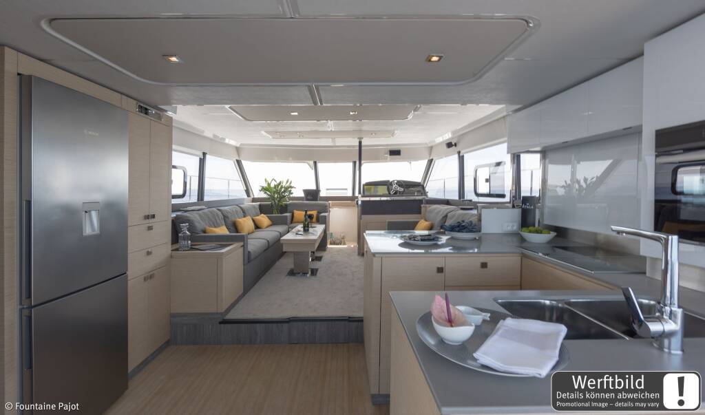 Power catamaran Fountaine Pajot MY6 Mamma Mia