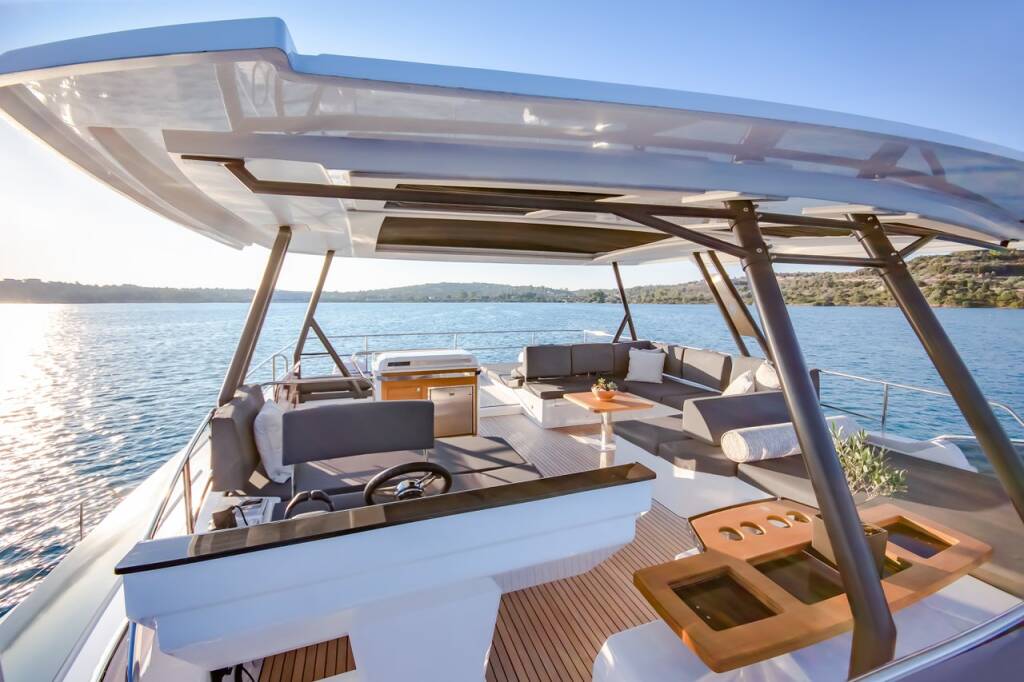 Fountaine Pajot Power 67 Dompe