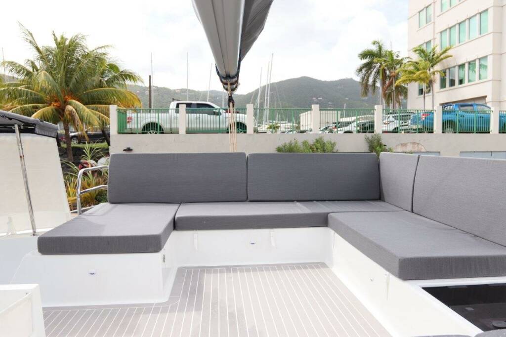 Catamaran Fountaine Pajot Saba 50 Serenata