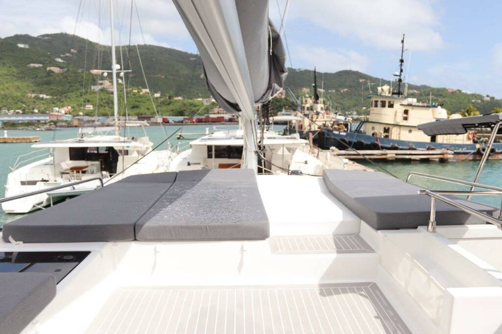 Catamaran Fountaine Pajot Saba 50 Serenata