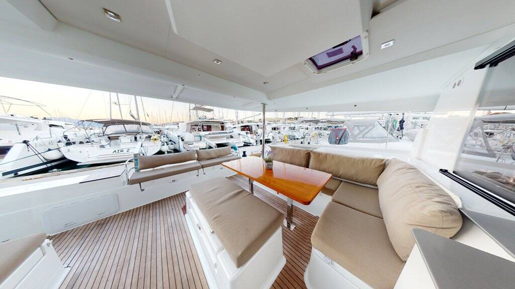 Fountaine Pajot Saona 47 Quintet Tamara V