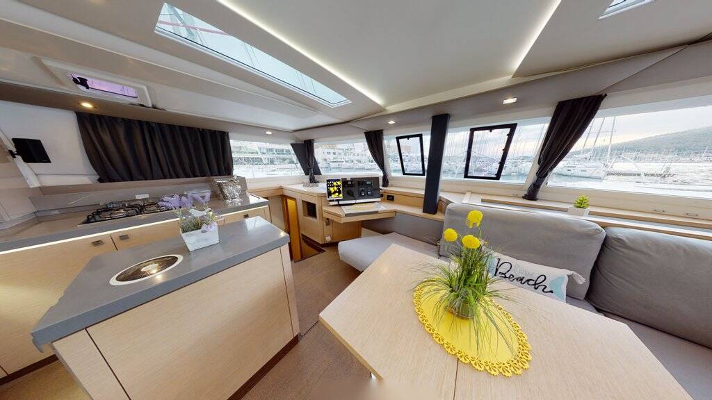 Fountaine Pajot Saona 47 Quintet Tamara V