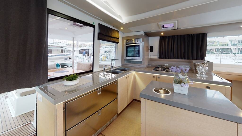 Fountaine Pajot Saona 47 Quintet Tamara V