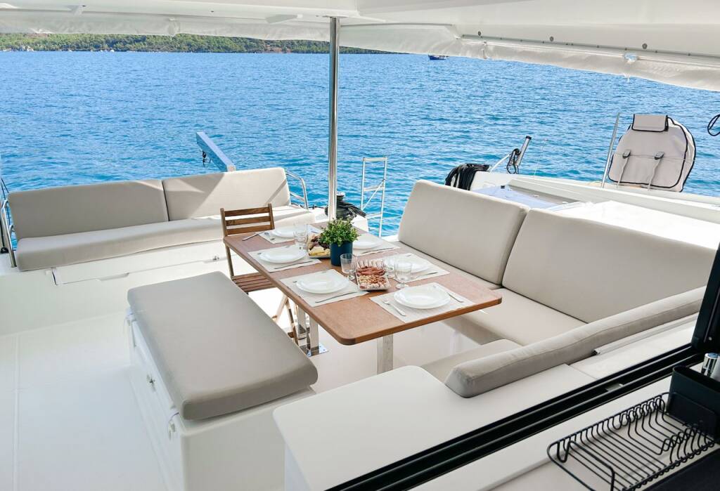 Fountaine Pajot Tanna 47 Angara