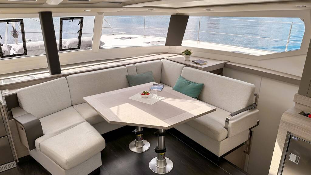 Fountaine Pajot Tanna 47 Smart Way