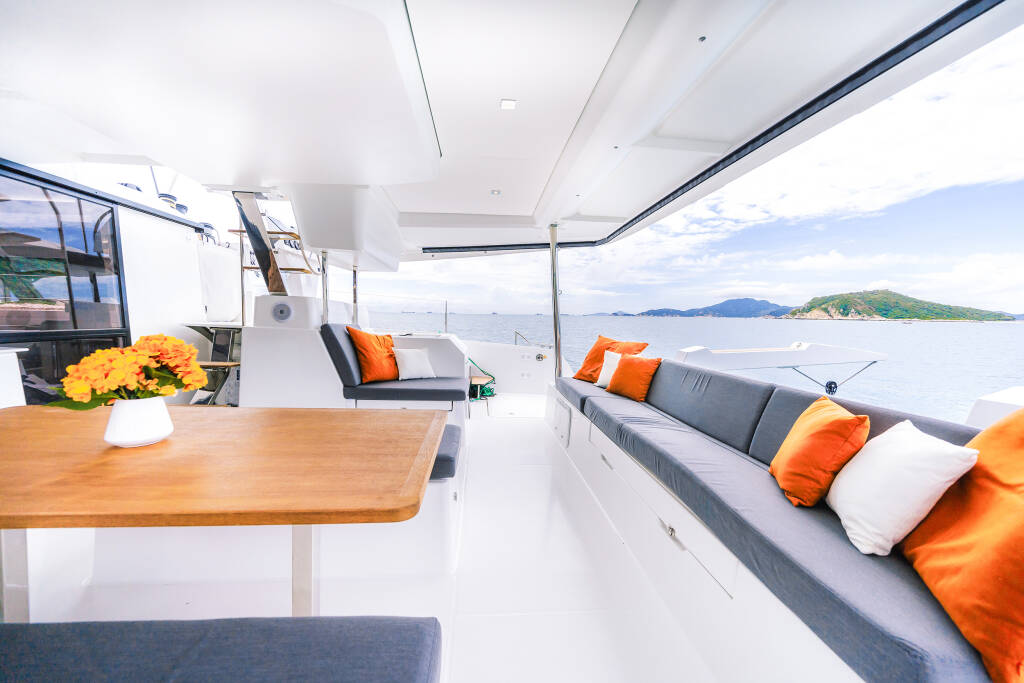 Fountaine Pajot Tanna 47 First Life