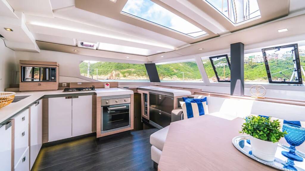 Fountaine Pajot Tanna 47 Blue Angel