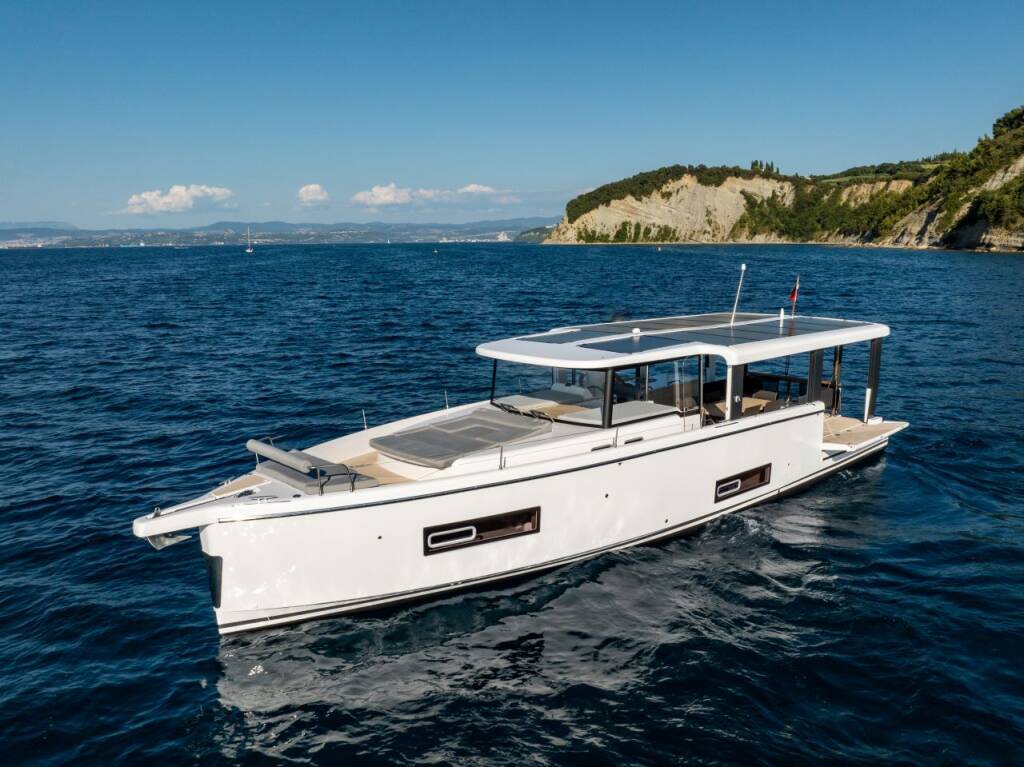 Island Cruising Boat MYrtillus