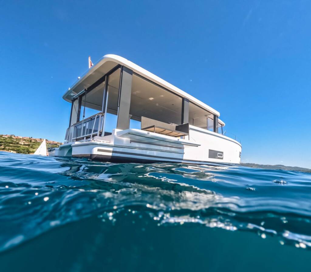 Motoryacht Island Cruising Boat SEALODGE II 