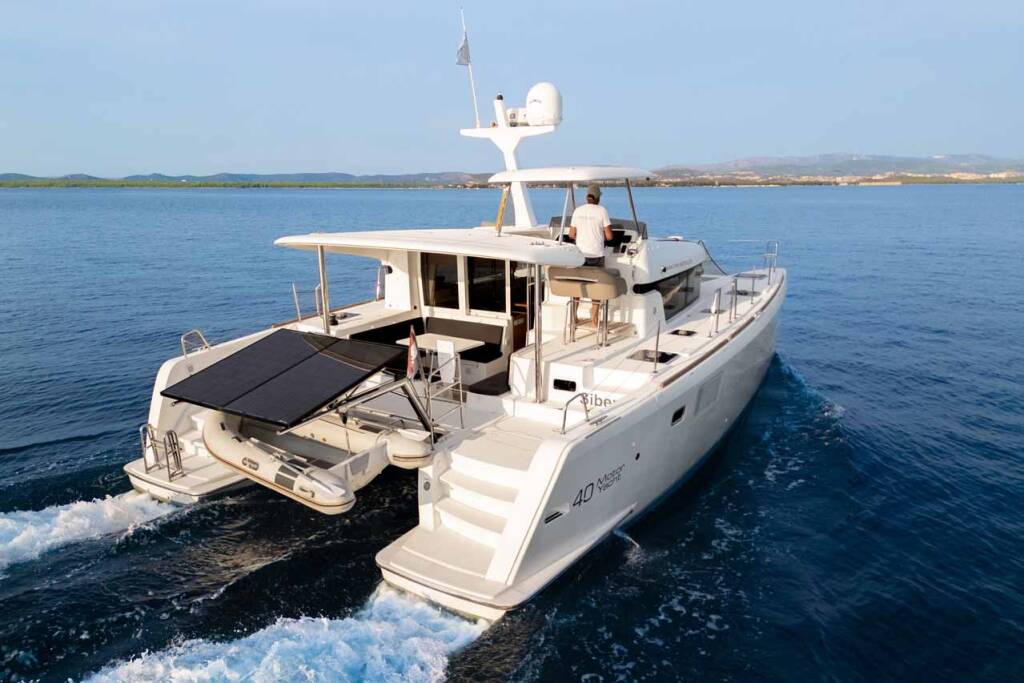 Lagoon 40 MotorYacht Family