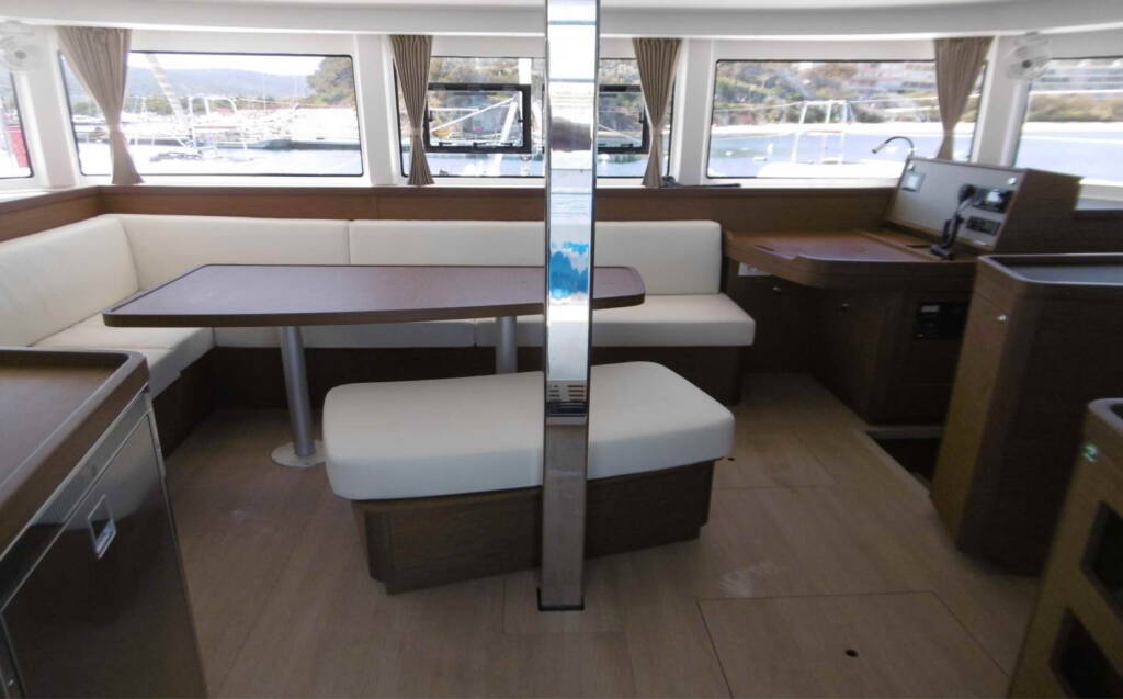 Katamaran Lagoon 42 ECONOMY