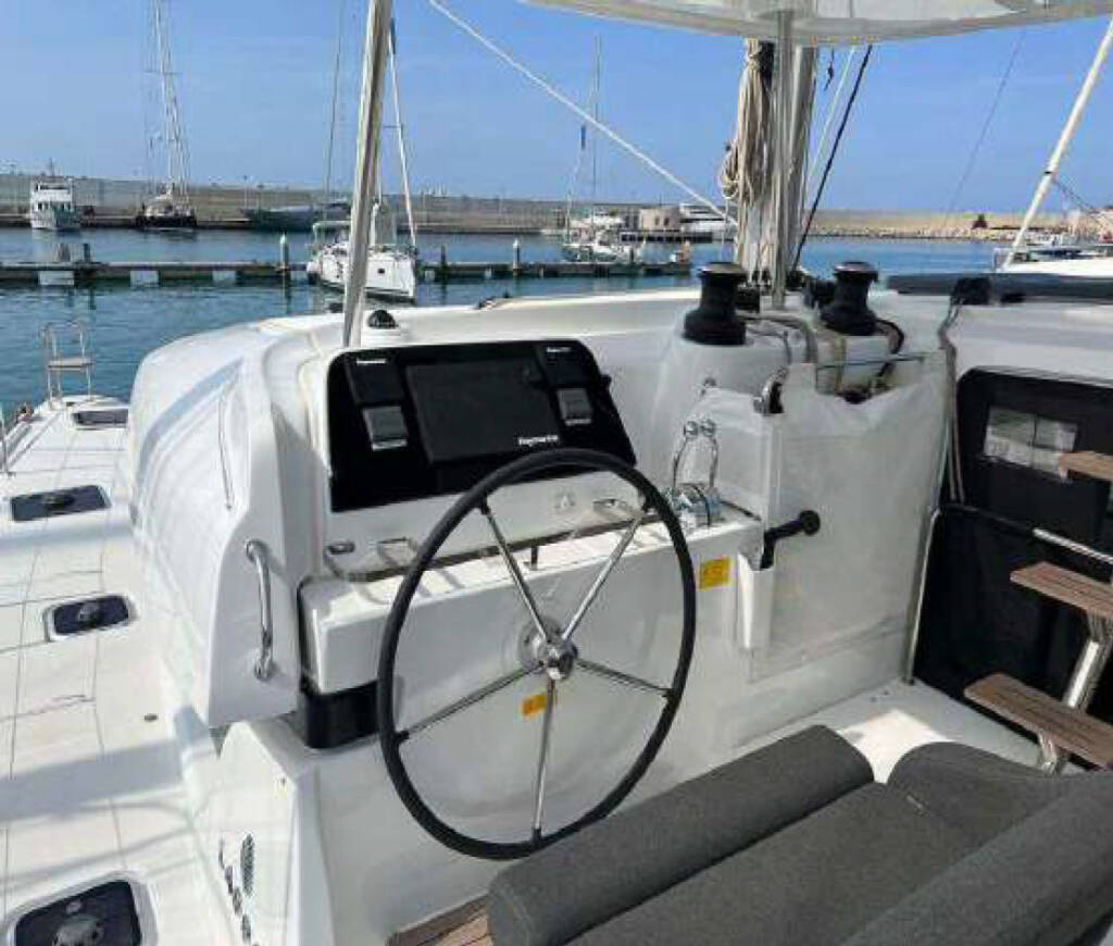 Lagoon 42 PRESTIGE