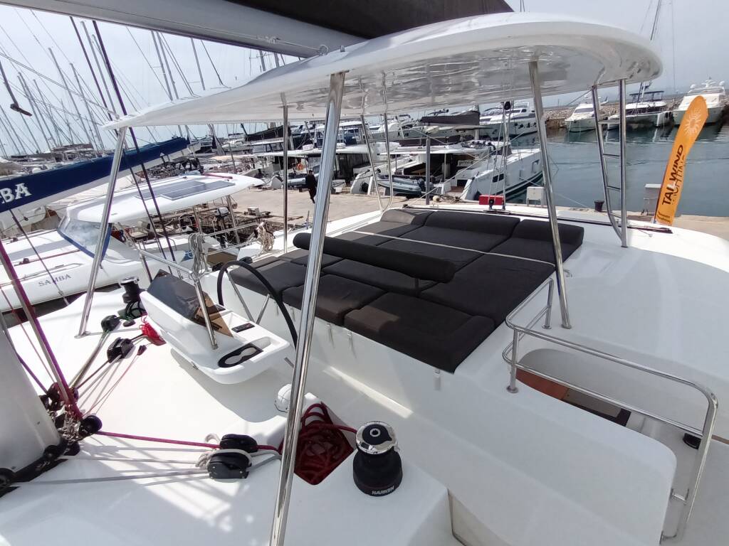 Catamaran Lagoon 50 Icarus