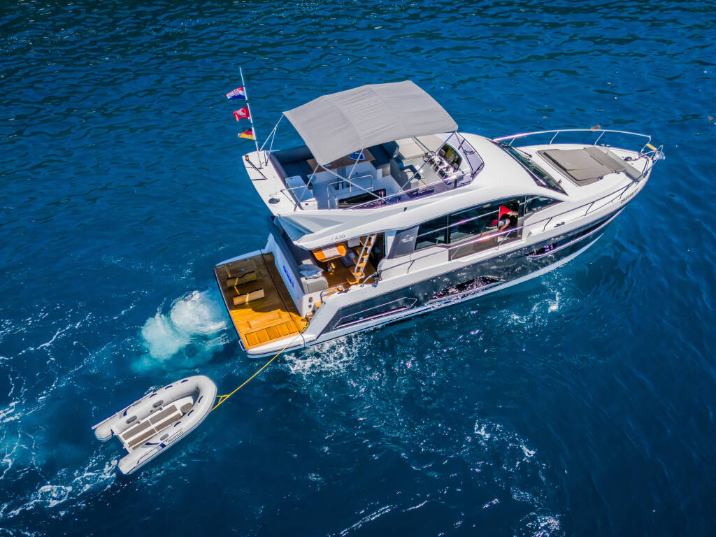 Sealine F430 Grace II