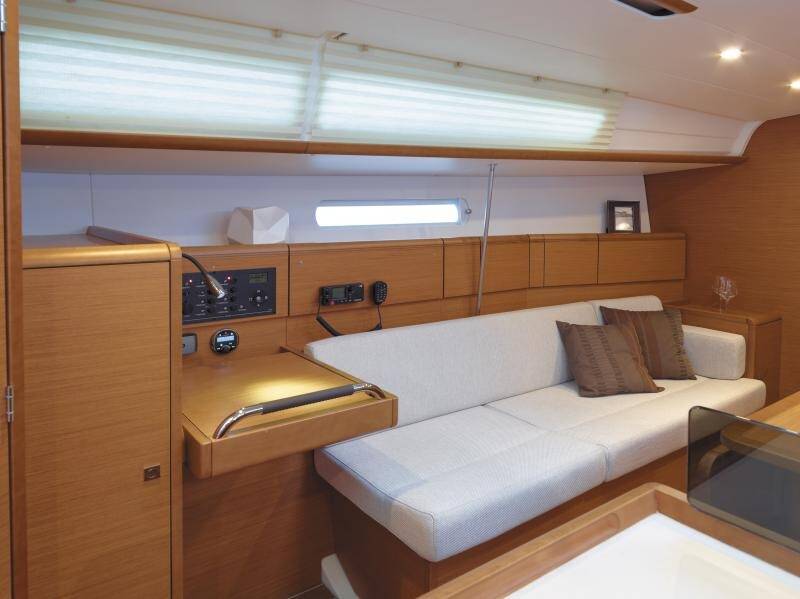 Segelyacht Sun Odyssey 379 Minerva