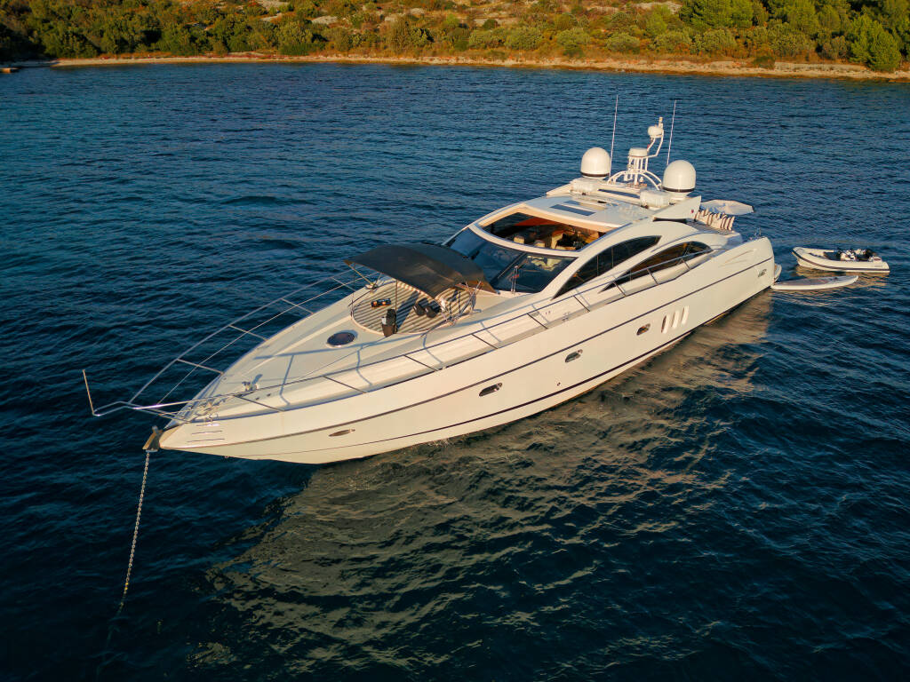 Sunseeker Predator 72 Ghost