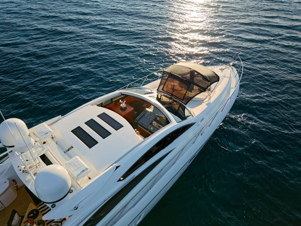 Sunseeker Predator 72 Ghost